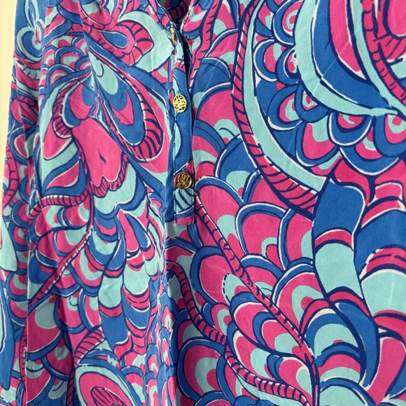 Lilly Pulitzer Elsa Silk Top-Blue Reel Me In Print-Smocked-Size Small - Picture 4 of 5